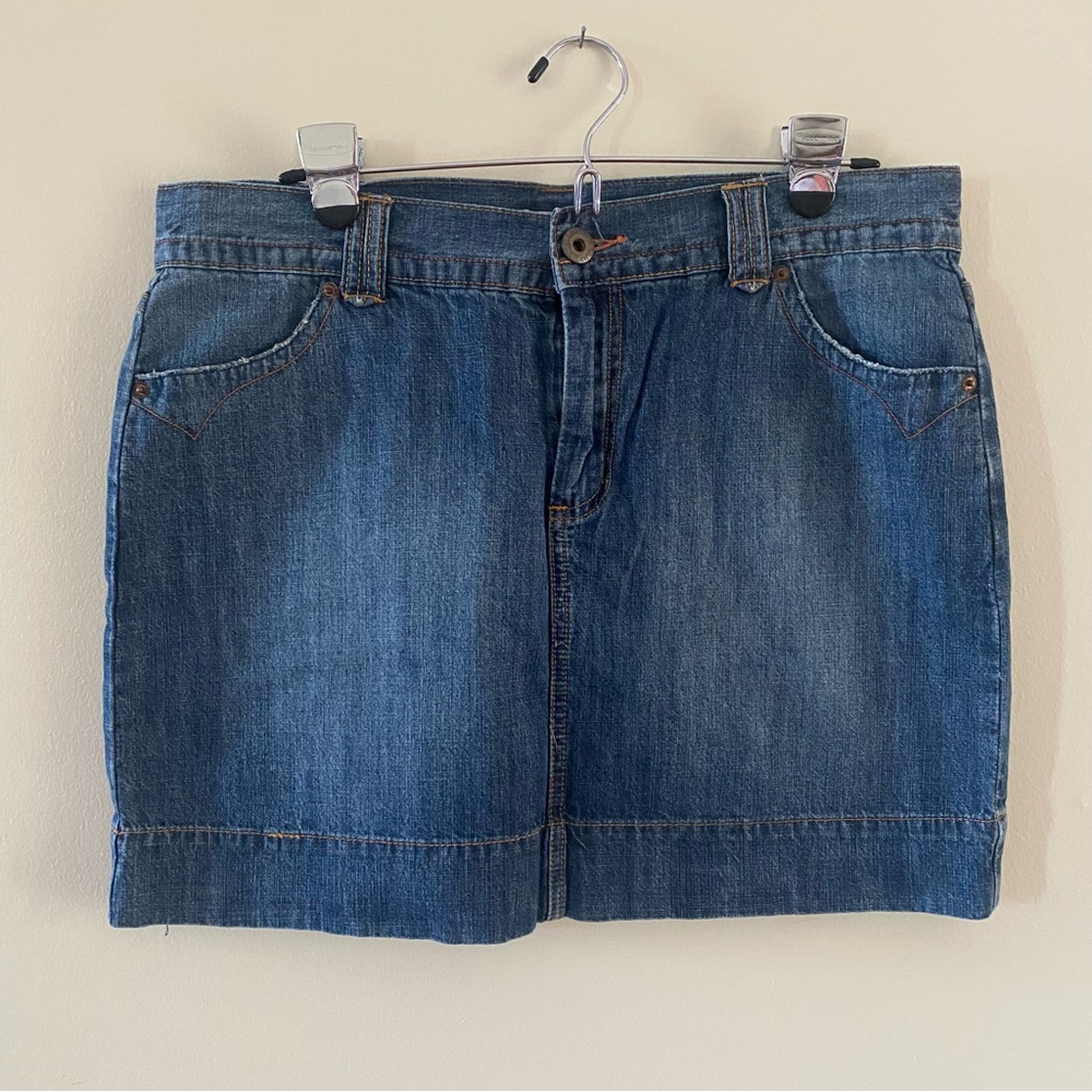 Vintage TINT Blue Jean Denim Mini Skirt Size 12 Pockets Embroidered Accents 16"